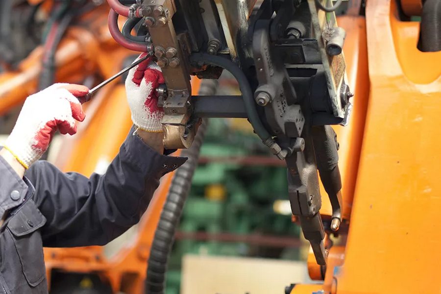 Hacks to Extend the Life of Heavy Machinery Equipment