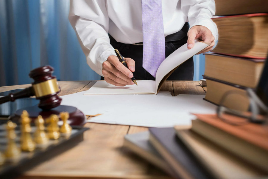 A Guide to Choosing the Right Advocate for Your Legal Needs